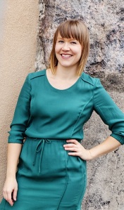 Pauliina Perttuli on vuorovaikutusvalmentaja ja yrittäjä, joka auttaa kehittämään vuorovaikutuksesta vaikuttavampaa. Kuva: Emma Suominen.